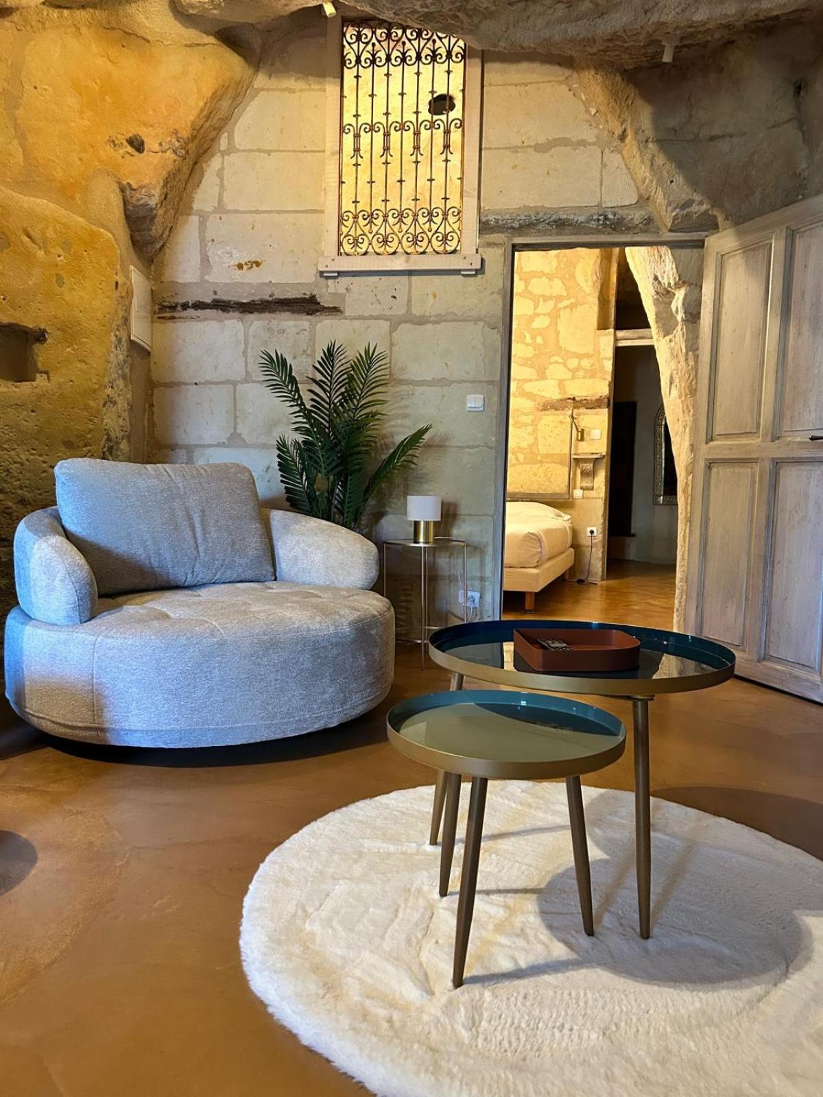 Logis Demeure De La Vignole Hotel Turquant Bagian luar foto